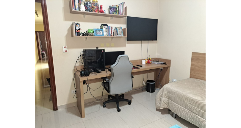 Lindo Sobrado à venda no Jardim Maristela na Rua Coronel Augusto Machado,