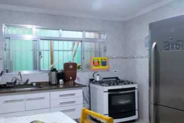 Casa assobradada à venda na Vila Jaguara na Travessa Emilio Rossi,