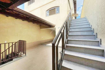 Belo Sobrado à venda no Parque São Domingos na Rua Waltrudes Correa,