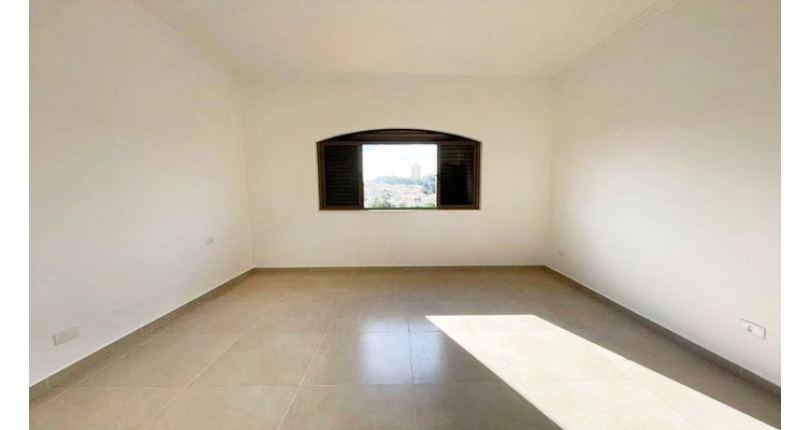 Belo Sobrado à venda no Parque São Domingos na Rua Waltrudes Correa,