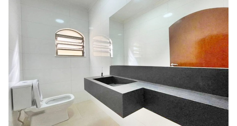 Belo Sobrado à venda no Parque São Domingos na Rua Waltrudes Correa,