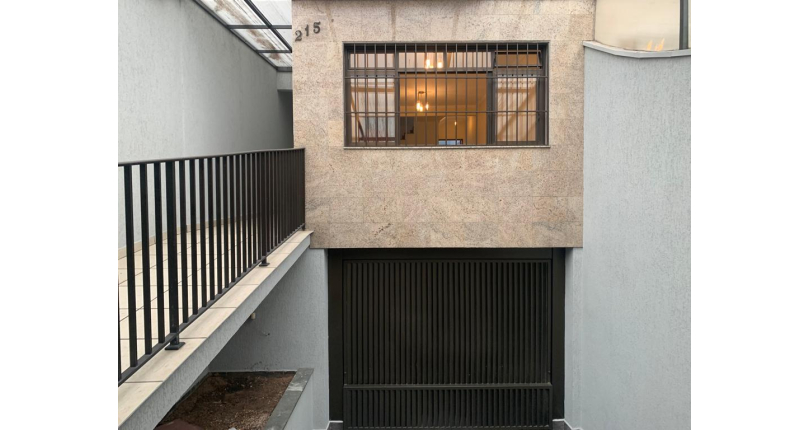 Bom Sobrado à venda no Jardim Líbano na Rua Benedito Gama Ricardo