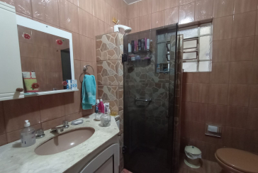 Bom Sobrado à venda na Ayrosa na Rua Rouxinol, com 2 dormitórios