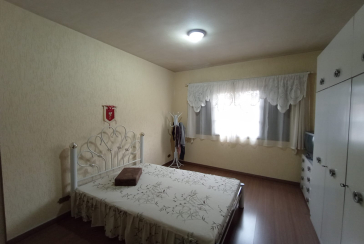 Bom Sobrado à venda na Ayrosa na Rua Rouxinol, com 2 dormitórios