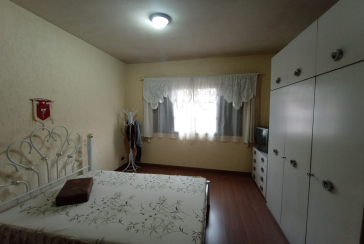 Bom Sobrado à venda na Ayrosa na Rua Rouxinol, com 2 dormitórios