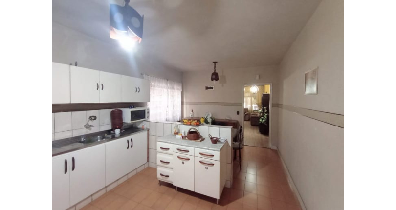 Bom Sobrado à venda na Ayrosa na Rua Rouxinol, com 2 dormitórios