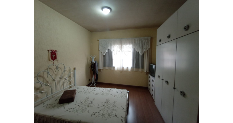 Bom Sobrado à venda na Ayrosa na Rua Rouxinol, com 2 dormitórios