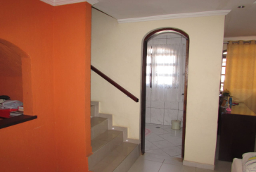 Sobrado à venda no Parque São Domingos na Rua Pedro Sernagiotti, com 3 dormitórios