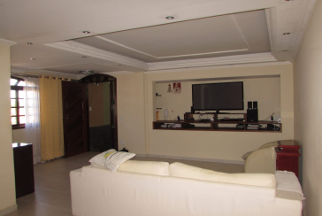 Sobrado à venda no Parque São Domingos na Rua Pedro Sernagiotti, com 3 dormitórios