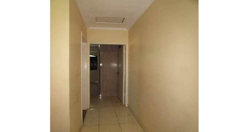 Sobrado à venda no Parque São Domingos na Rua Pedro Sernagiotti, com 3 dormitórios