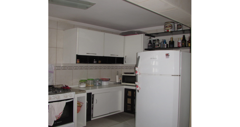 Sobrado à venda no Parque São Domingos na Rua Pedro Sernagiotti, com 3 dormitórios