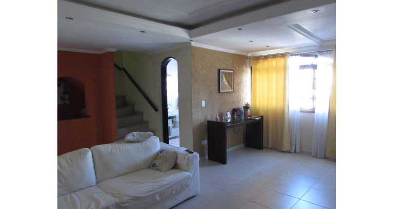 Sobrado à venda no Parque São Domingos na Rua Pedro Sernagiotti, com 3 dormitórios