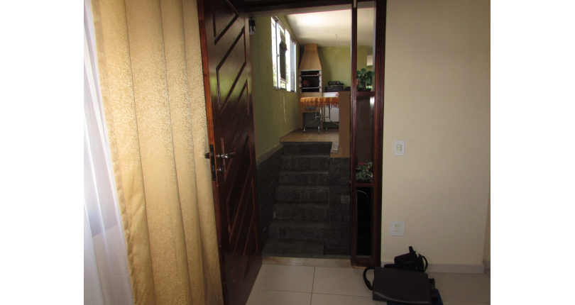 Sobrado à venda no Parque São Domingos na Rua Pedro Sernagiotti, com 3 dormitórios