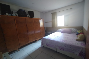 Casas para renda à venda no Jardim Santo Elias na Rua Otávio Gonçalves Martins