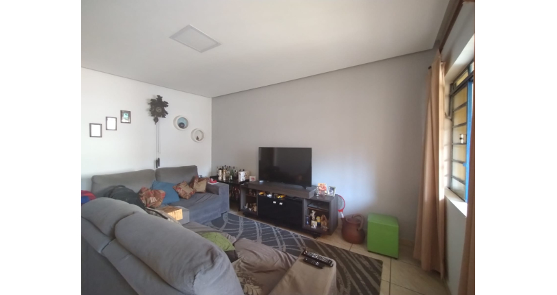 Casas para renda à venda no Jardim Santo Elias na Rua Otávio Gonçalves Martins