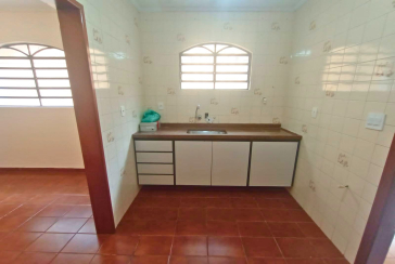 Sobrado à venda no Jardim Marisa na Rua Avelino Ginjo,