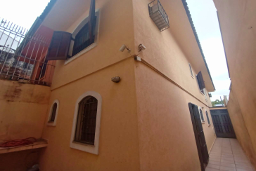 Sobrado à venda no Jardim Marisa na Rua Avelino Ginjo,