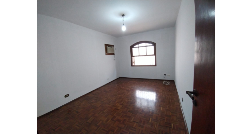 Sobrado à venda no Jardim Marisa na Rua Avelino Ginjo,