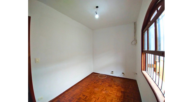 Sobrado à venda no Jardim Marisa na Rua Avelino Ginjo,