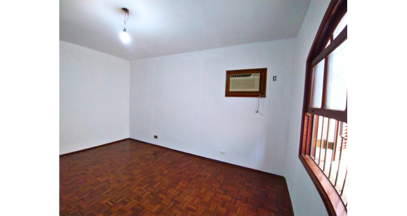 Sobrado à venda no Jardim Marisa na Rua Avelino Ginjo,