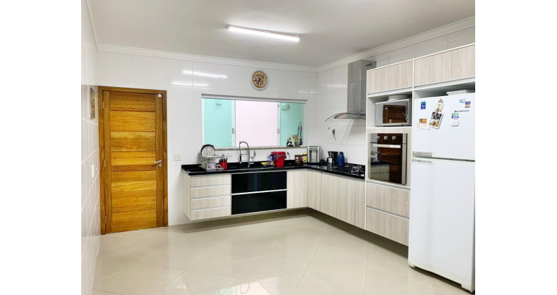 LINDO Sobrado à venda na Vila Bonilha na Rua Luís Afonso, com 3 dormitórios