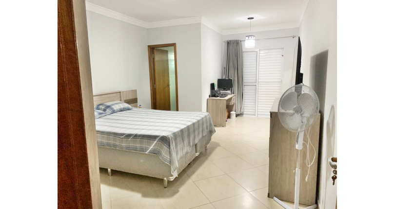 LINDO Sobrado à venda na Vila Bonilha na Rua Luís Afonso, com 3 dormitórios