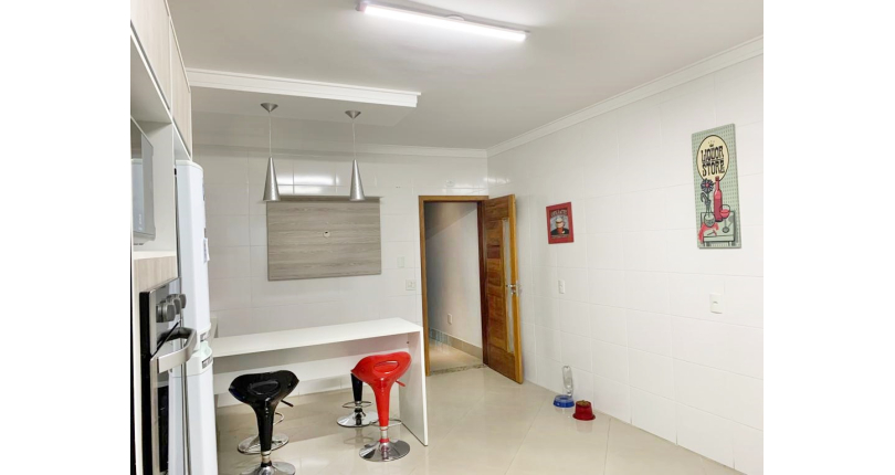 LINDO Sobrado à venda na Vila Bonilha na Rua Luís Afonso, com 3 dormitórios