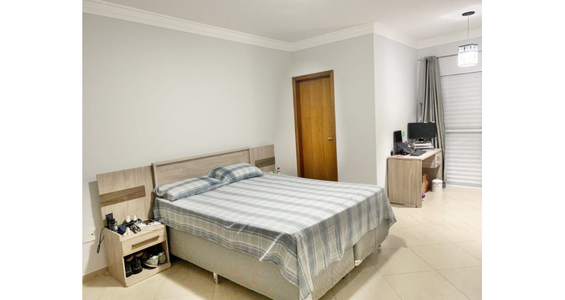 LINDO Sobrado à venda na Vila Bonilha na Rua Luís Afonso, com 3 dormitórios