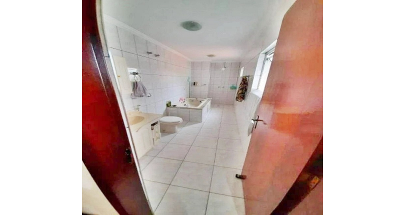 Belo Sobrado à venda na Vila Pereira Barreto na Rua Luís de Andrade,