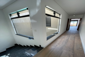 Lindo Sobrado novo à venda no Jardim Regina na Rua Francisco Ursaia, 51A