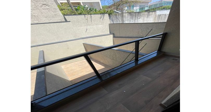 Lindo Sobrado novo à venda no Jardim Regina na Rua Francisco Ursaia, 51A