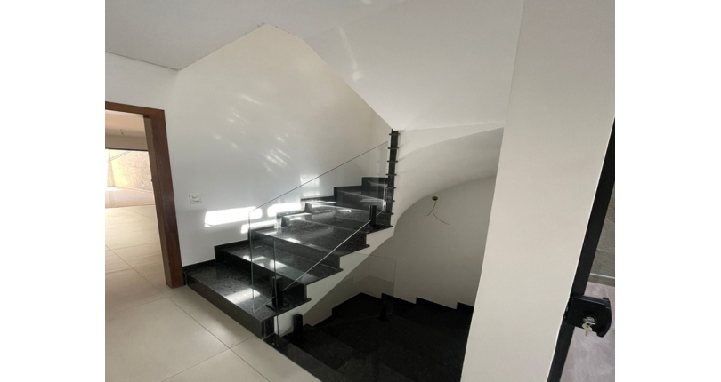 Lindo Sobrado novo à venda no Jardim Regina na Rua Francisco Ursaia, 51A