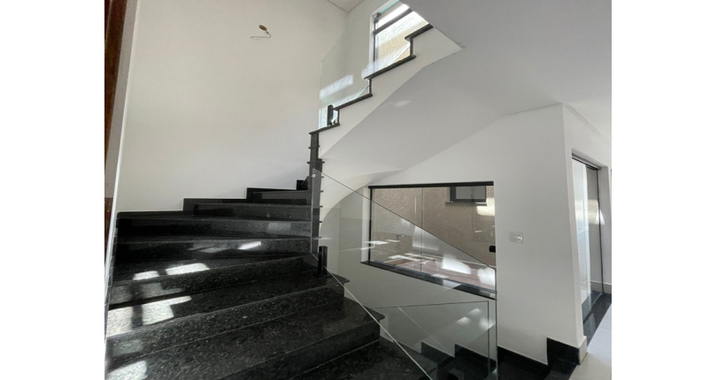 Lindo Sobrado novo à venda no Jardim Regina na Rua Francisco Ursaia, 51A