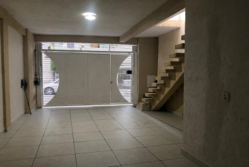 Belo Sobrado à venda na Vila Guedes na Rua Carolina Guedes, 