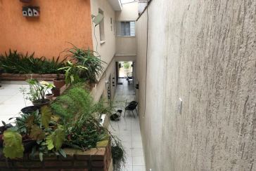 Belo Sobrado à venda na Vila Guedes na Rua Carolina Guedes, 