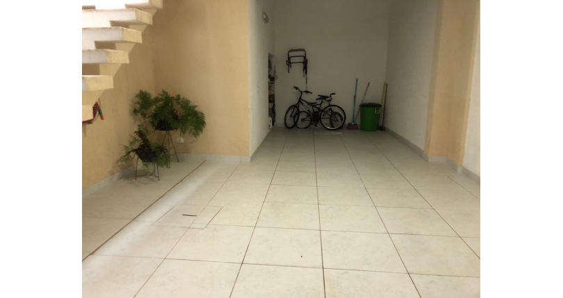 Belo Sobrado à venda na Vila Guedes na Rua Carolina Guedes, 