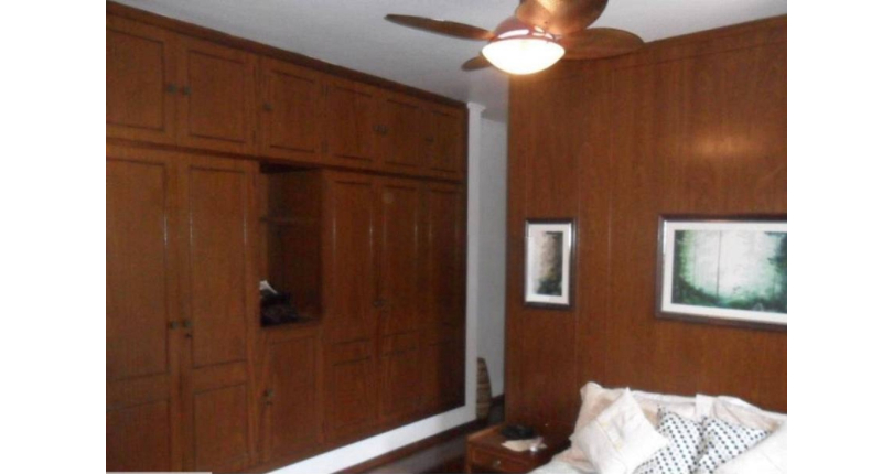  Sobrado à venda na Vila Pereira Cerca na Rua Visconde Cavalcanti com 4 dormitórios