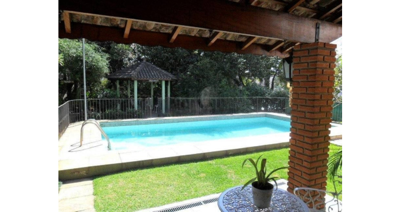  Sobrado à venda na Vila Pereira Cerca na Rua Visconde Cavalcanti com 4 dormitórios