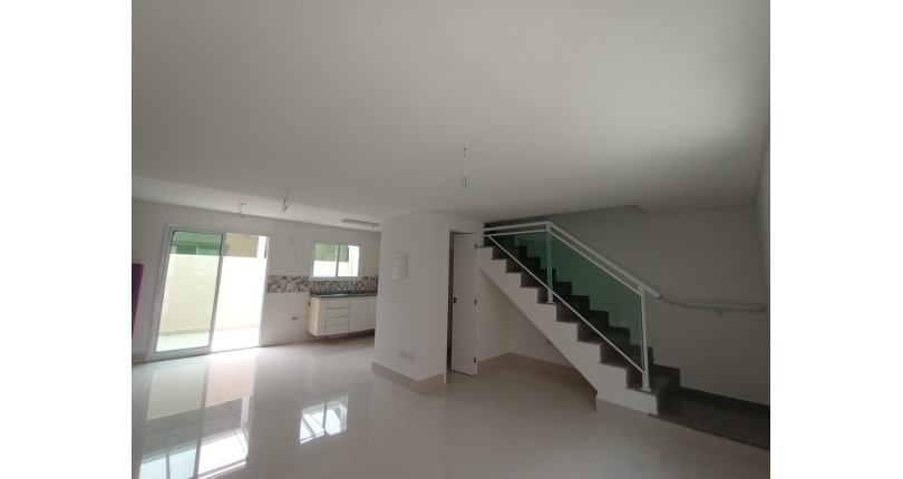 LINDO Sobrado à venda na Vila Mangalot na Rua Jose Ataliba Ortiz 834, no Condomínio Boulevard Park