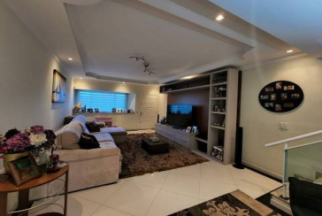 LINDO Sobrado á venda no Parque São Domingos na Rua Paulo Felipetti