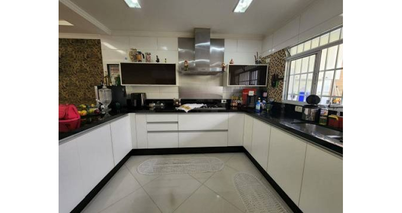 LINDO Sobrado á venda no Parque São Domingos na Rua Paulo Felipetti