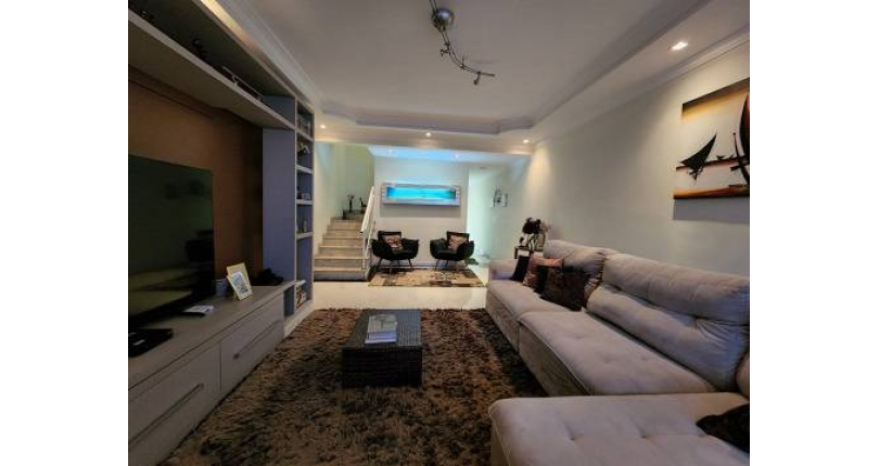 LINDO Sobrado á venda no Parque São Domingos na Rua Paulo Felipetti