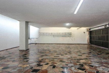 LINDO Sobrado à venda no Parque Maria Domitila na Rua Monsenhor Castro Nery com 4 dormitórios