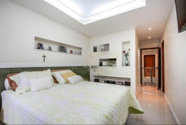 LINDO Sobrado à venda no Parque Maria Domitila na Rua Monsenhor Castro Nery com 4 dormitórios