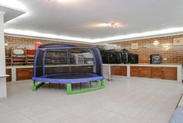 LINDO Sobrado à venda no Parque Maria Domitila na Rua Monsenhor Castro Nery com 4 dormitórios