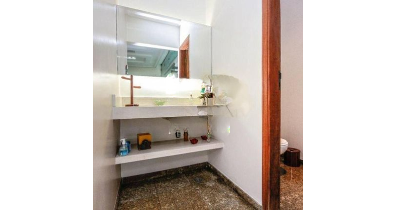 LINDO Sobrado à venda no Parque Maria Domitila na Rua Monsenhor Castro Nery com 4 dormitórios