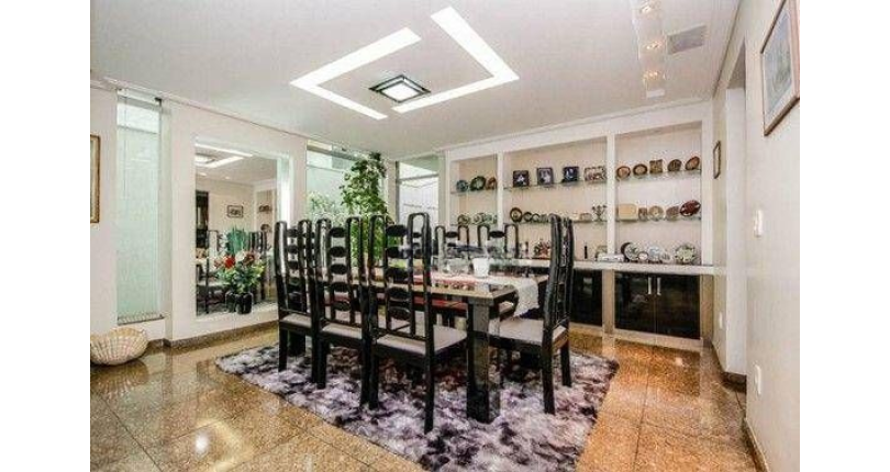 LINDO Sobrado à venda no Parque Maria Domitila na Rua Monsenhor Castro Nery com 4 dormitórios