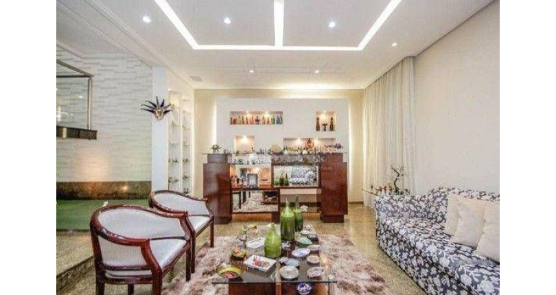 LINDO Sobrado à venda no Parque Maria Domitila na Rua Monsenhor Castro Nery com 4 dormitórios