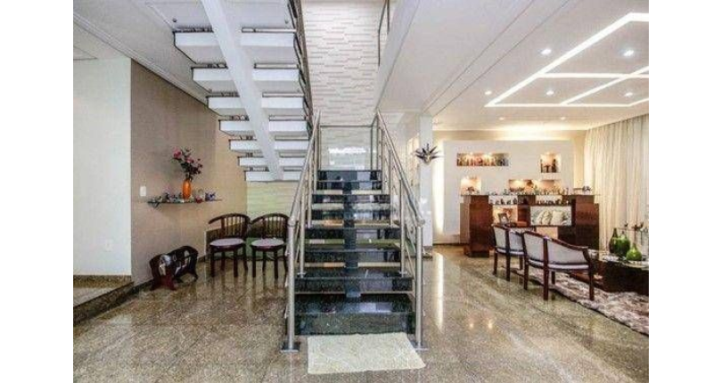 LINDO Sobrado à venda no Parque Maria Domitila na Rua Monsenhor Castro Nery com 4 dormitórios