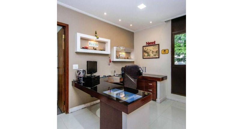 LINDO Sobrado à venda no Parque Maria Domitila na Rua Monsenhor Castro Nery com 4 dormitórios